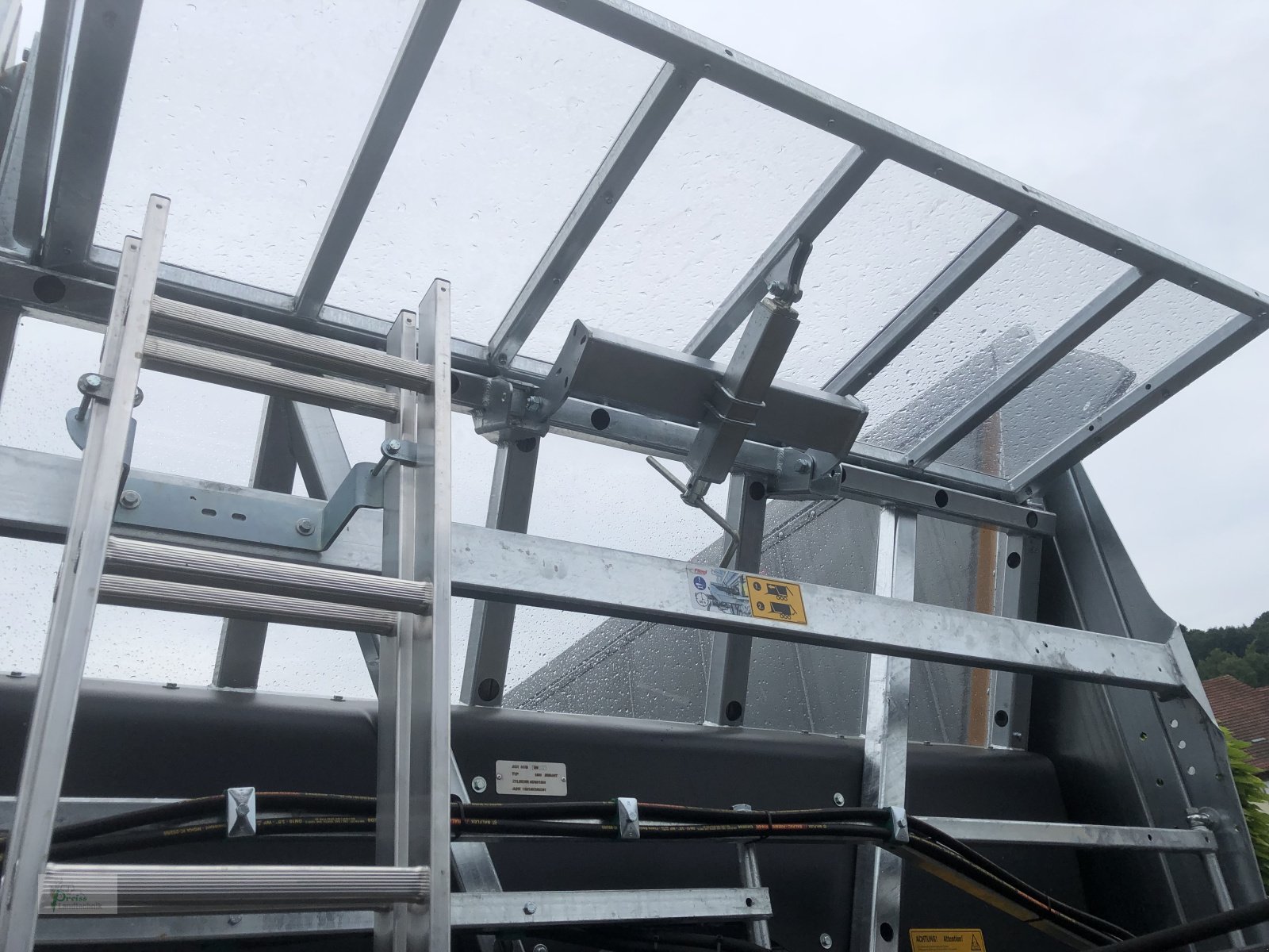 Abschiebewagen of the type Fliegl Gigant ASW 281, Neumaschine in Bad Kötzting (Picture 2)