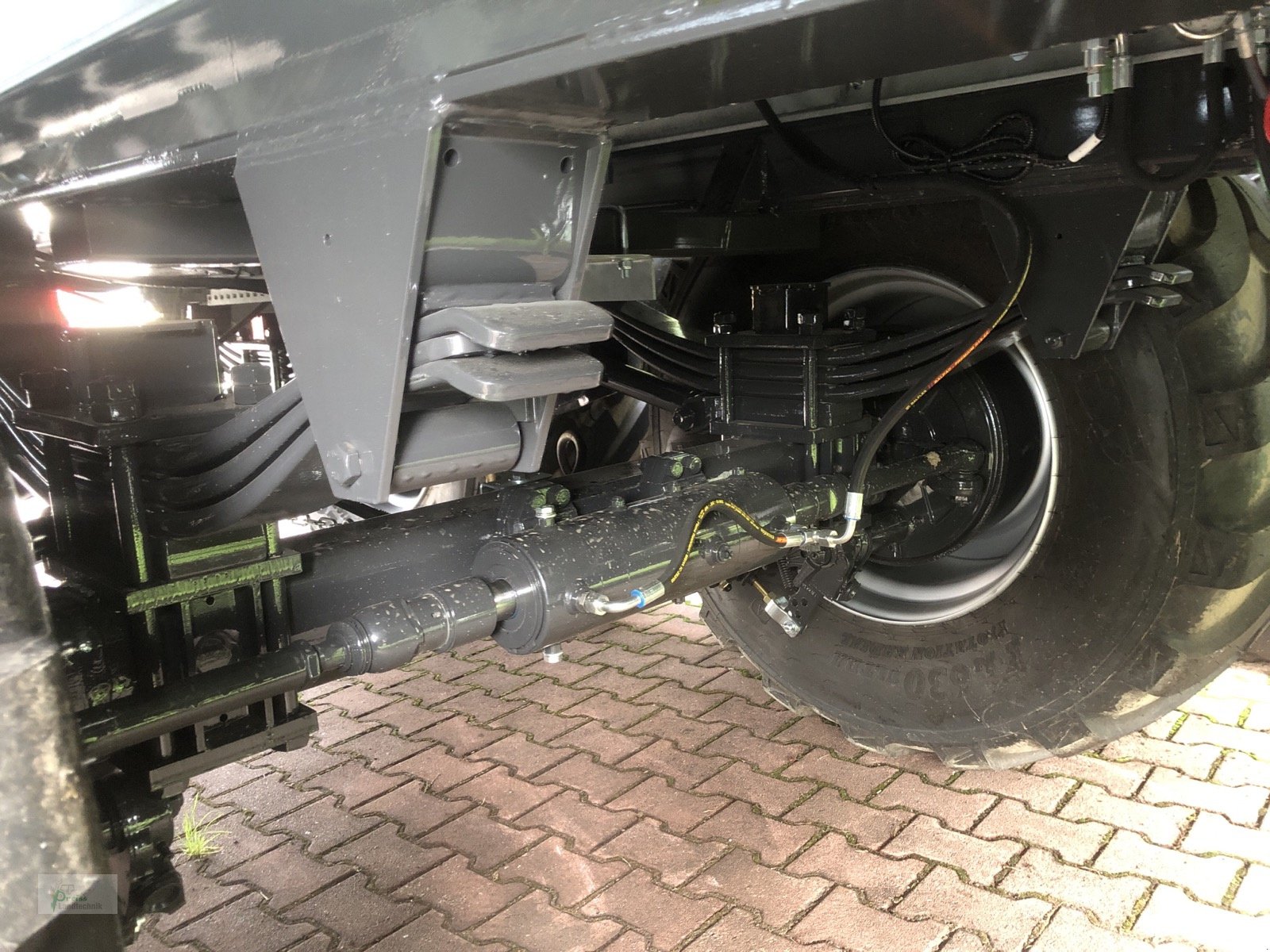 Abschiebewagen of the type Fliegl Gigant ASW 281, Neumaschine in Bad Kötzting (Picture 6)