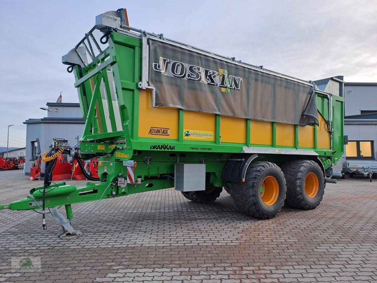 Abschiebewagen of the type Joskin DRAKKAR 7600/33D180, Neumaschine in Triebes (Picture 1)