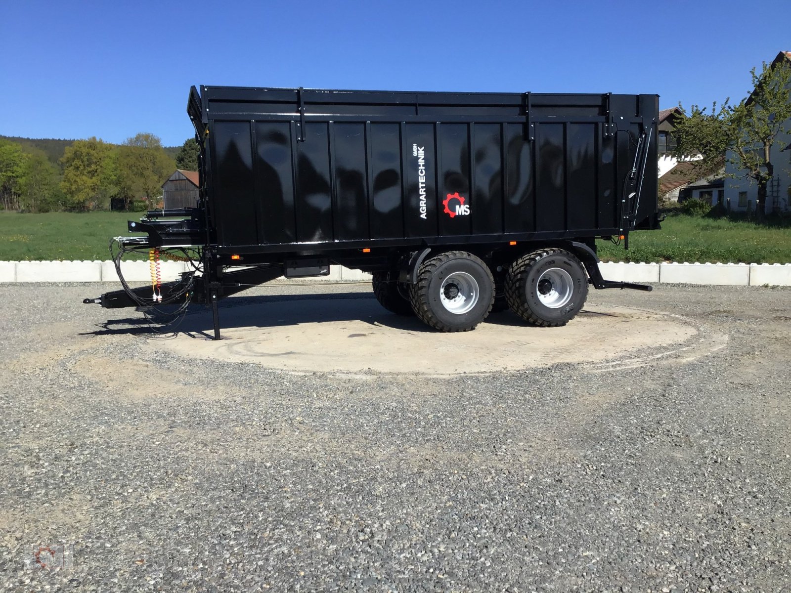 Abschiebewagen des Typs Kobzarenko TZP-35 24t 45m³ Deichselfederung Lenkachse, Neumaschine in Tiefenbach (Bild 3)