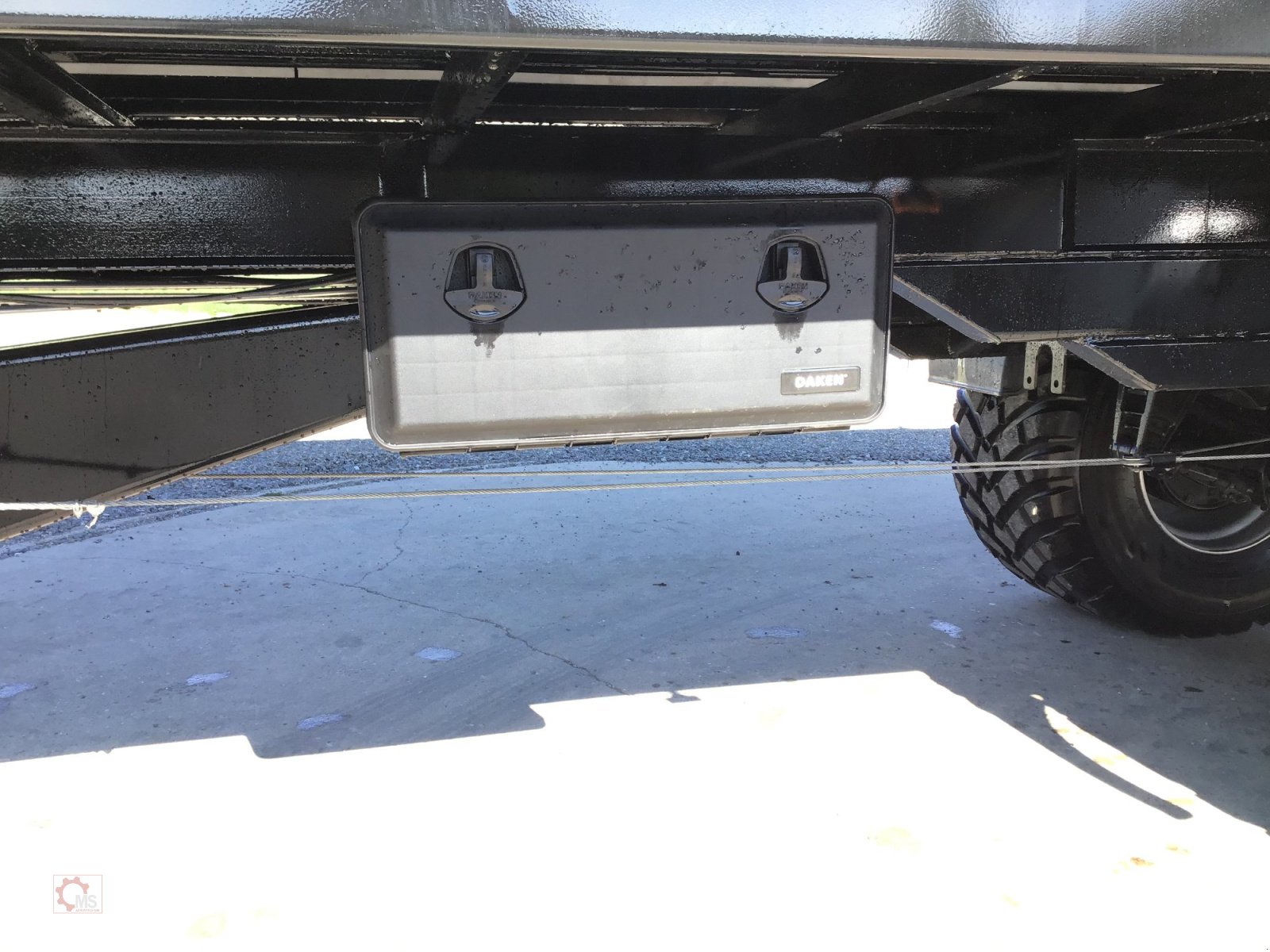 Abschiebewagen des Typs Kobzarenko TZP-35 24t 45m³ Deichselfederung Lenkachse, Neumaschine in Tiefenbach (Bild 4)