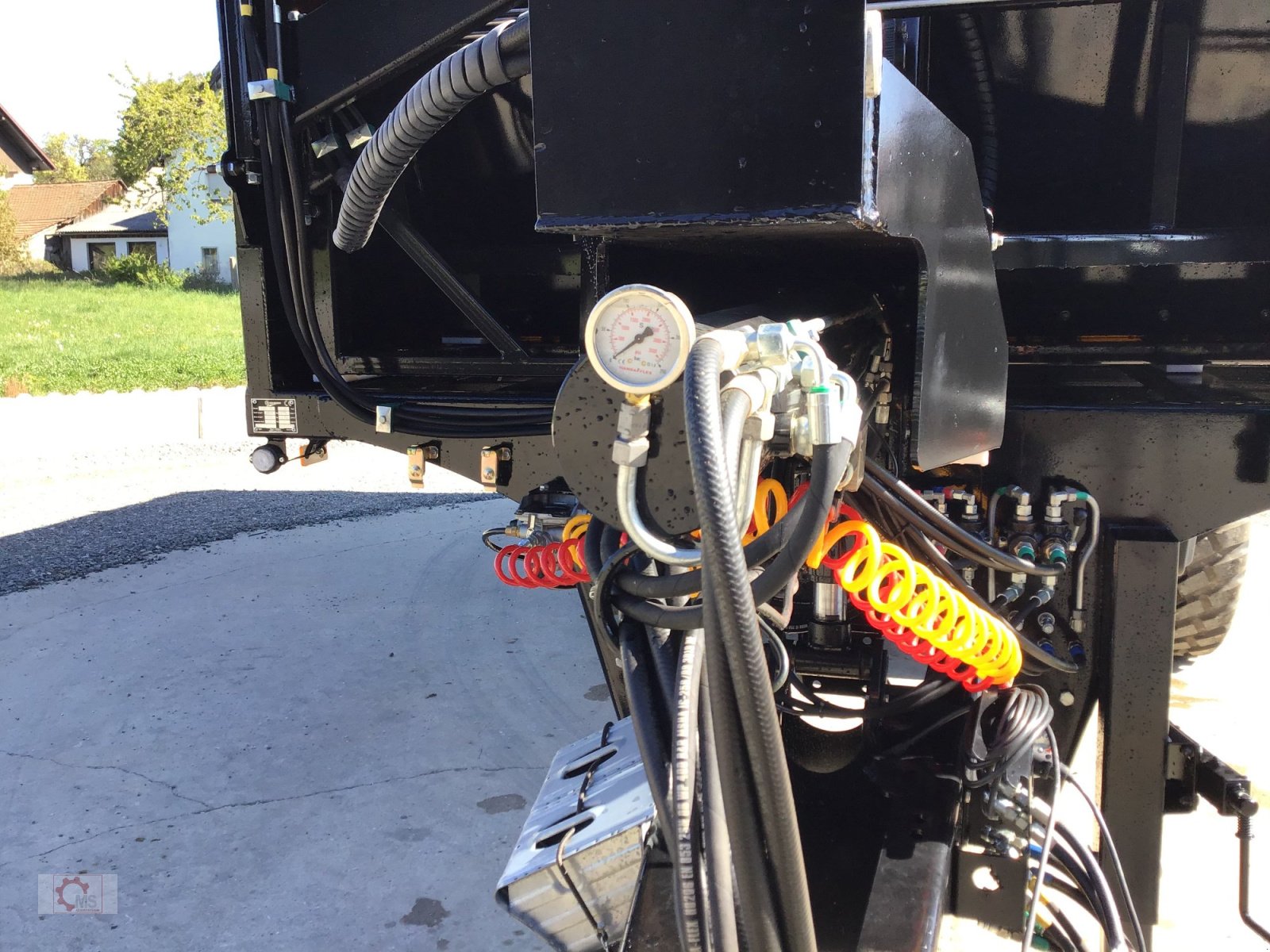 Abschiebewagen des Typs Kobzarenko TZP-35 24t 45m³ Deichselfederung Lenkachse, Neumaschine in Tiefenbach (Bild 9)