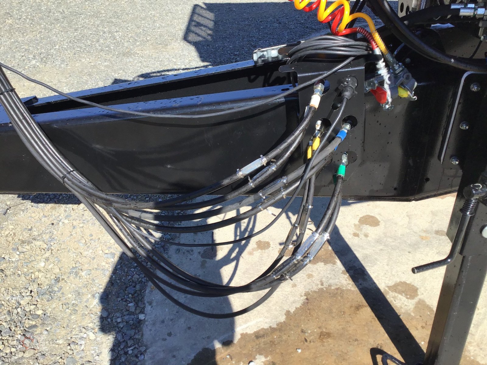 Abschiebewagen des Typs Kobzarenko TZP-35 24t 45m³ Deichselfederung Lenkachse, Neumaschine in Tiefenbach (Bild 15)