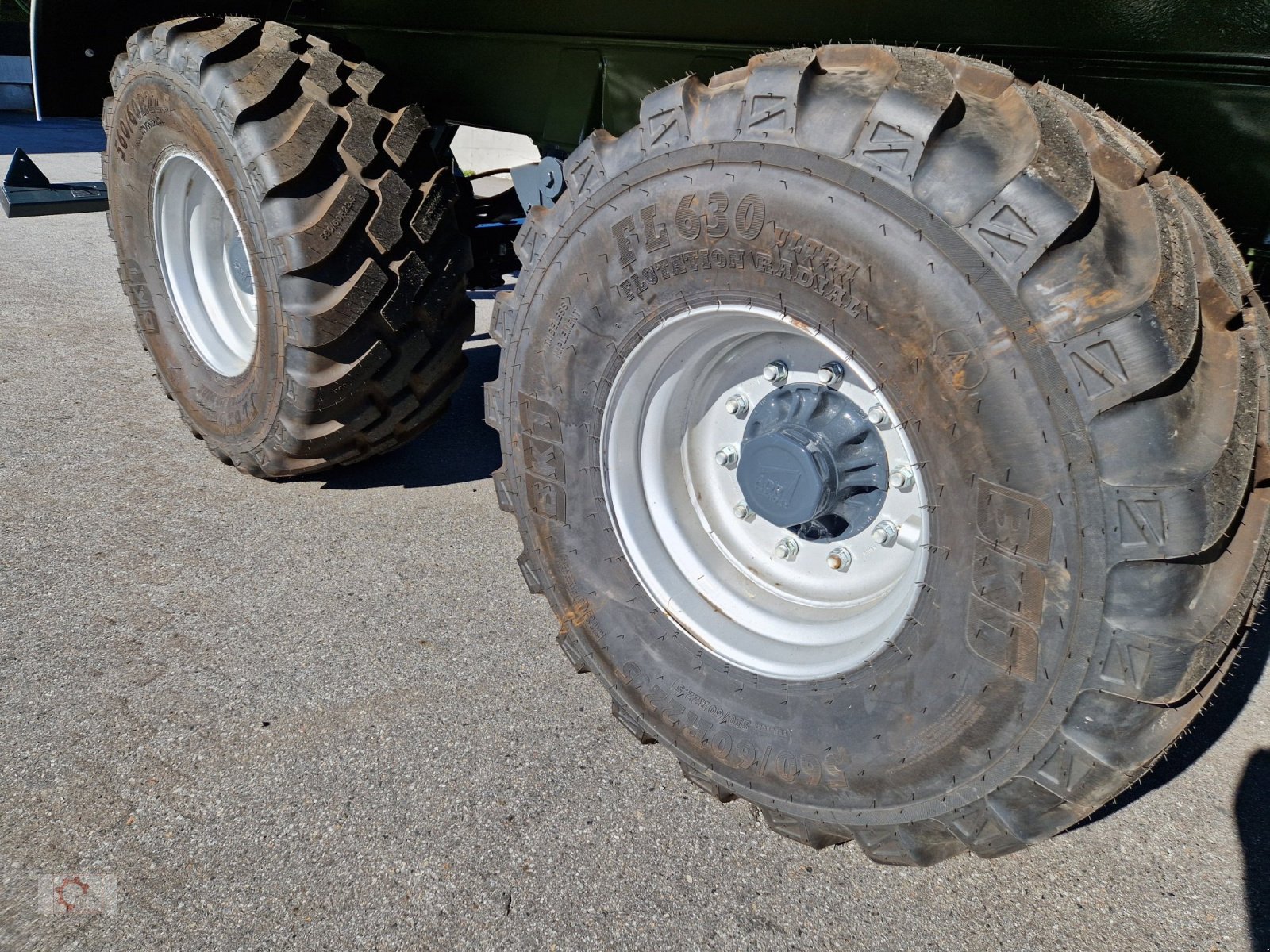 Abschiebewagen des Typs Kobzarenko TZP-35 24t 45m³ Zwangslenkung Deichselfederung, Neumaschine in Tiefenbach (Bild 5)