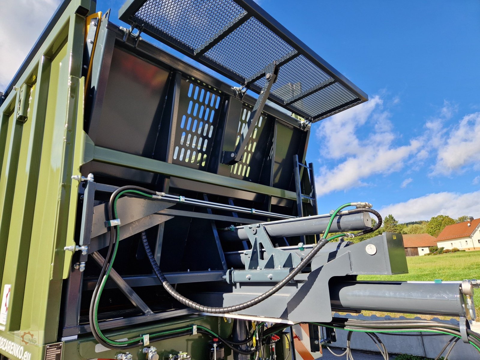 Abschiebewagen des Typs Kobzarenko TZP-35 24t 45m³ Zwangslenkung Deichselfederung, Neumaschine in Tiefenbach (Bild 13)