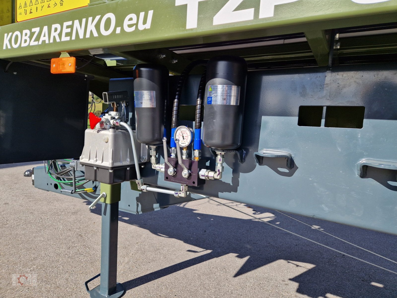 Abschiebewagen del tipo Kobzarenko TZP-35 24t 45m³ Zwangslenkung Deichselfederung, Neumaschine en Tiefenbach (Imagen 18)