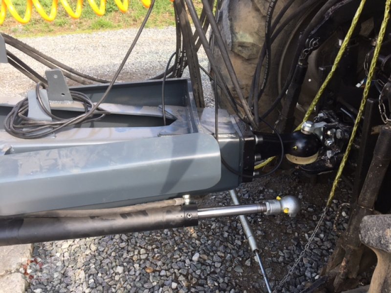 Abschiebewagen des Typs Kobzarenko TZP-39 45m³ Druckluft Zwangslenkung Deichselfederung, Neumaschine in Tiefenbach (Bild 2)