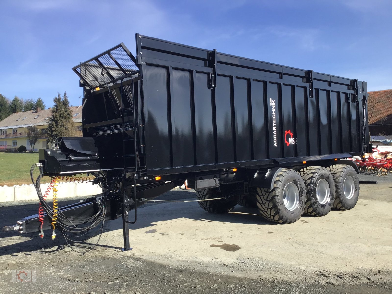 Abschiebewagen of the type Kobzarenko TZP-39 55m³ Deichselfederung Lenkachse, Neumaschine in Tiefenbach (Picture 1)