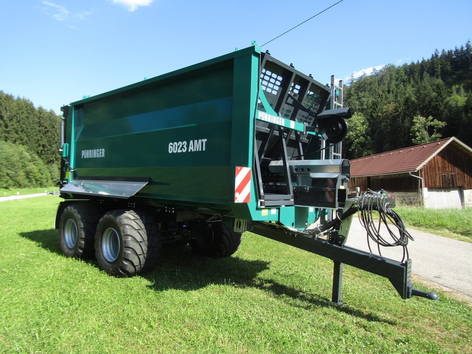 Abschiebewagen des Typs Pühringer 6023 AMT 20t, Neumaschine in Neukirchen am Walde  (Bild 1)