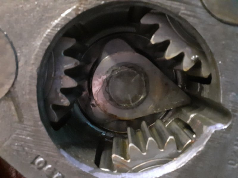 Achsen & Lenkung des Typs Ford 8630, Gebrauchtmaschine in Hemmet (Bild 9)