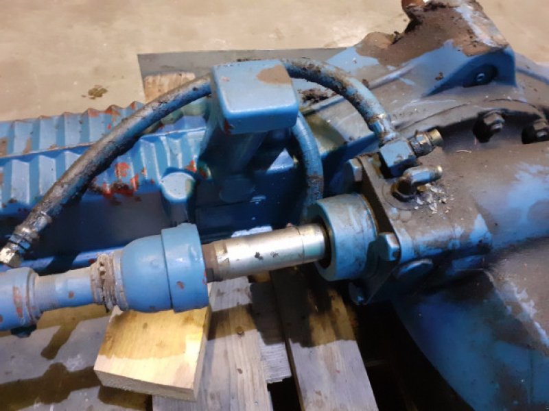 Achsen & Lenkung des Typs Ford 8730, Gebrauchtmaschine in Hemmet (Bild 11)