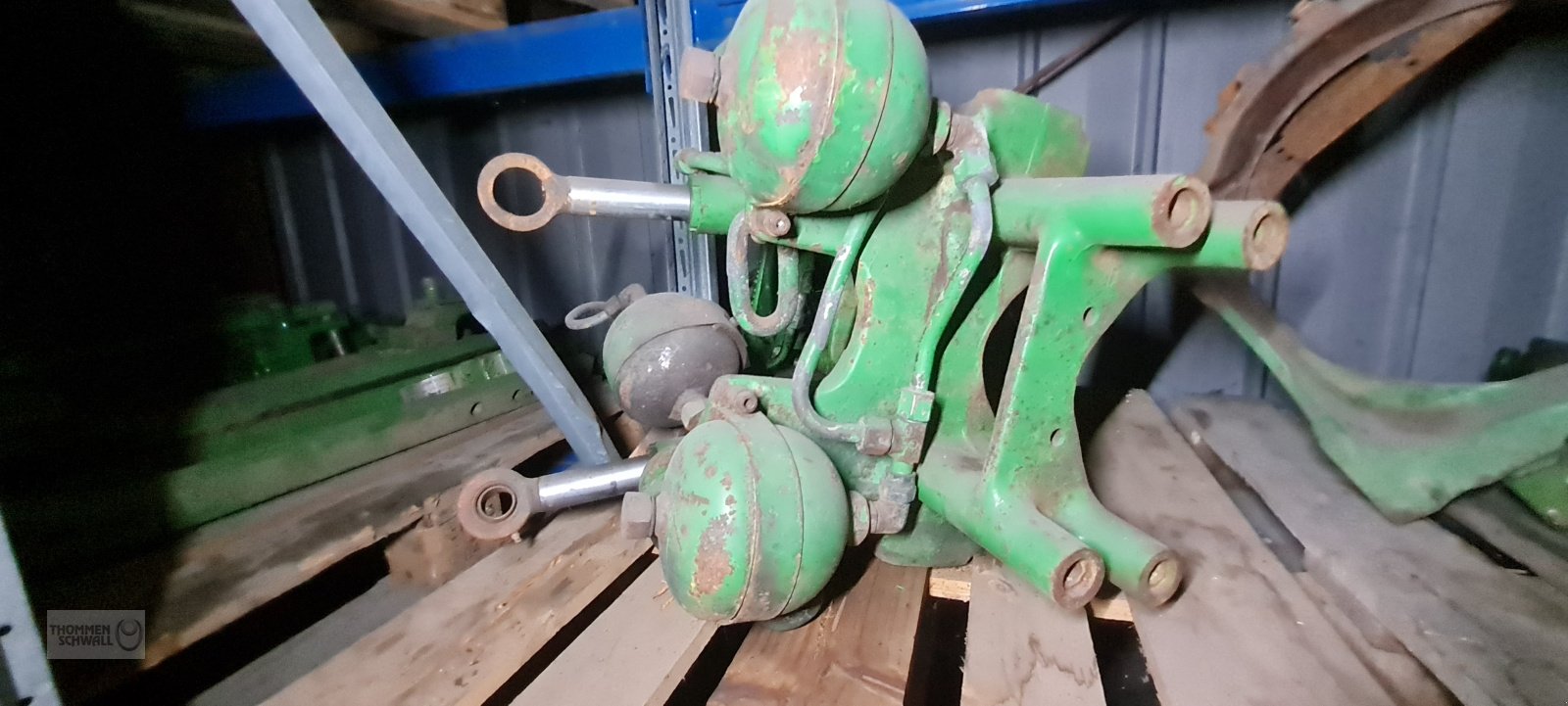 Achsen & Lenkung des Typs John Deere Vorderachsfederung JD 6910 Power Quad TLS, Gebrauchtmaschine in Crombach/St.Vith (Bild 1)