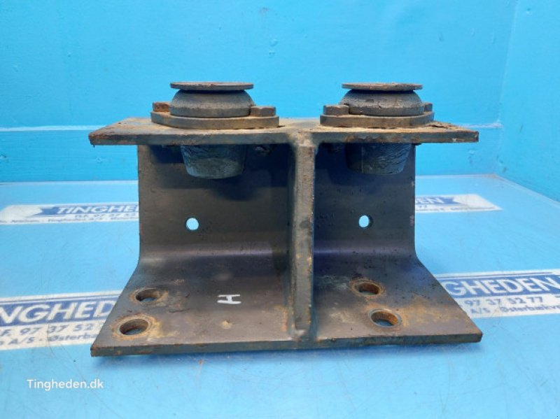 Achsen & Lenkung des Typs Massey Ferguson 690, Gebrauchtmaschine in Hemmet (Bild 2)