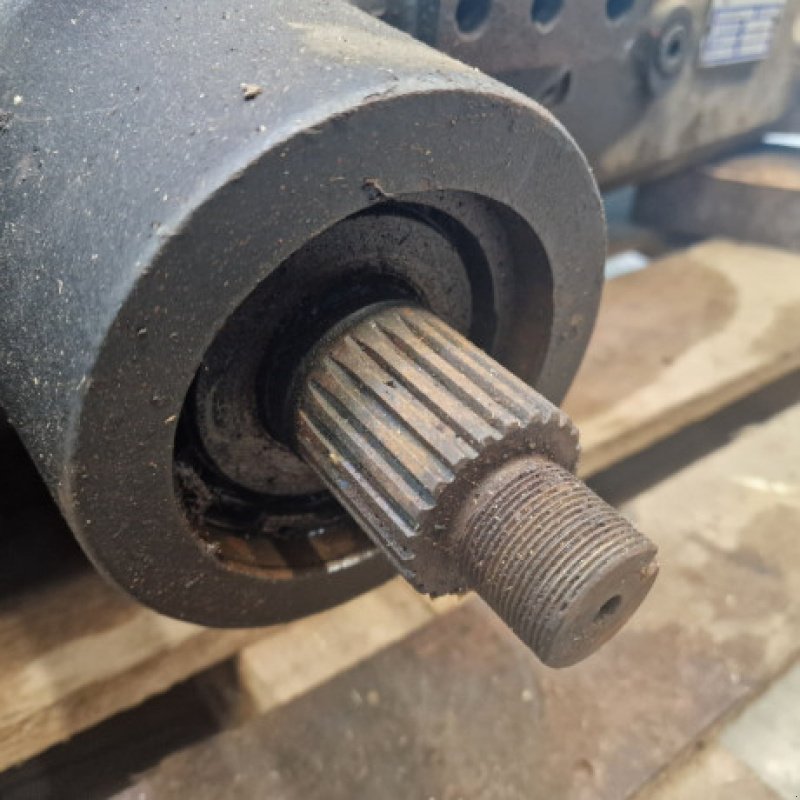 Achsen & Lenkung des Typs Massey Ferguson 8470, Gebrauchtmaschine in Hemmet (Bild 5)