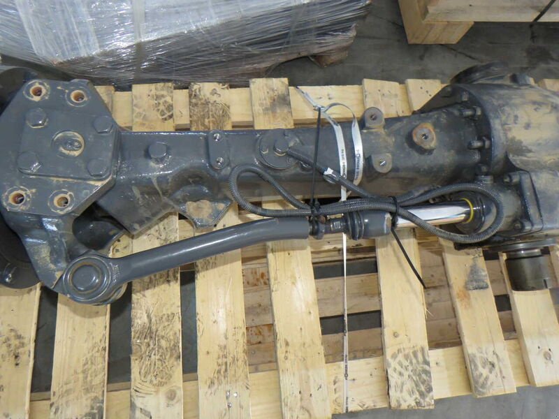 Achsen & Lenkung typu Spicer Valtra Vorderachse Neuwertig, Gebrauchtmaschine w Palling (Zdjęcie 11)