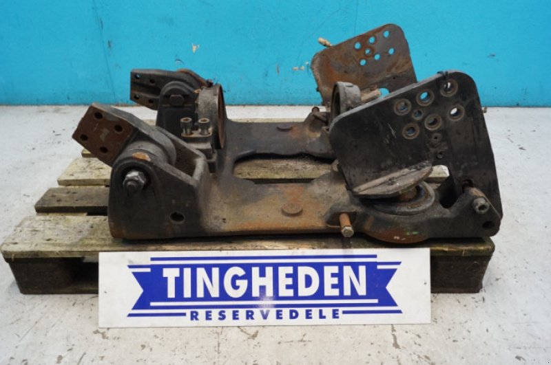 Achsen & Lenkung des Typs Valtra T213, Gebrauchtmaschine in Hemmet (Bild 3)