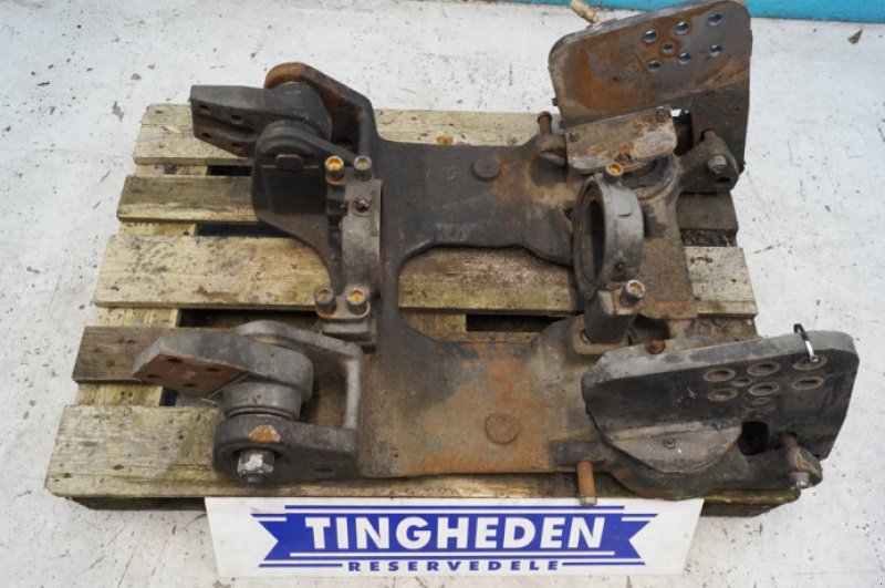 Achsen & Lenkung des Typs Valtra T213, Gebrauchtmaschine in Hemmet (Bild 2)