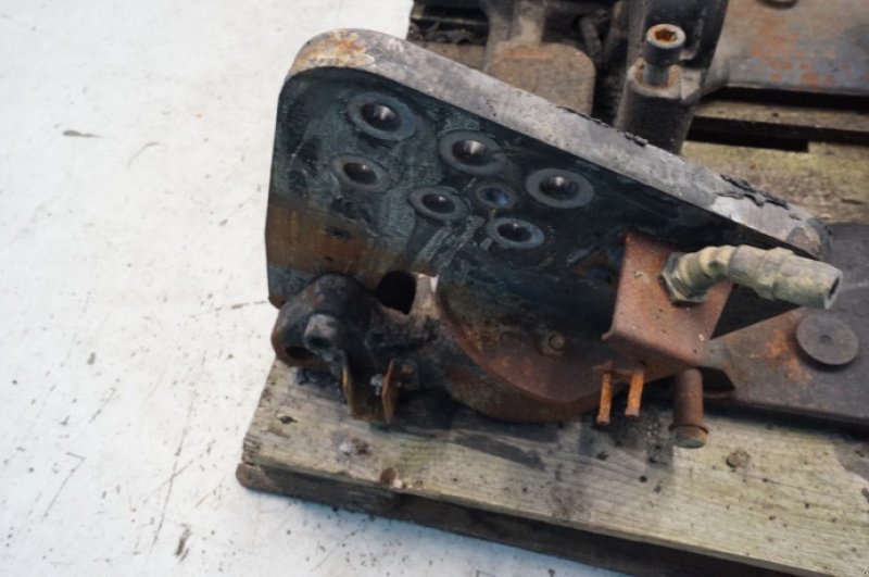 Achsen & Lenkung des Typs Valtra T213, Gebrauchtmaschine in Hemmet (Bild 12)