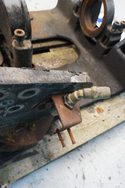 Achsen & Lenkung des Typs Valtra T213, Gebrauchtmaschine in Hemmet (Bild 17)