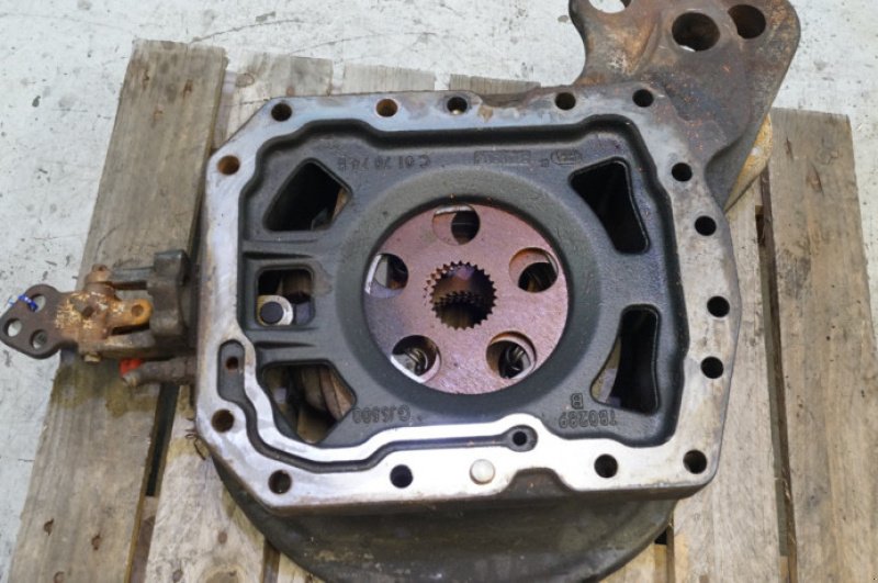 Achsen & Lenkung des Typs Valtra T213, Gebrauchtmaschine in Hemmet (Bild 2)