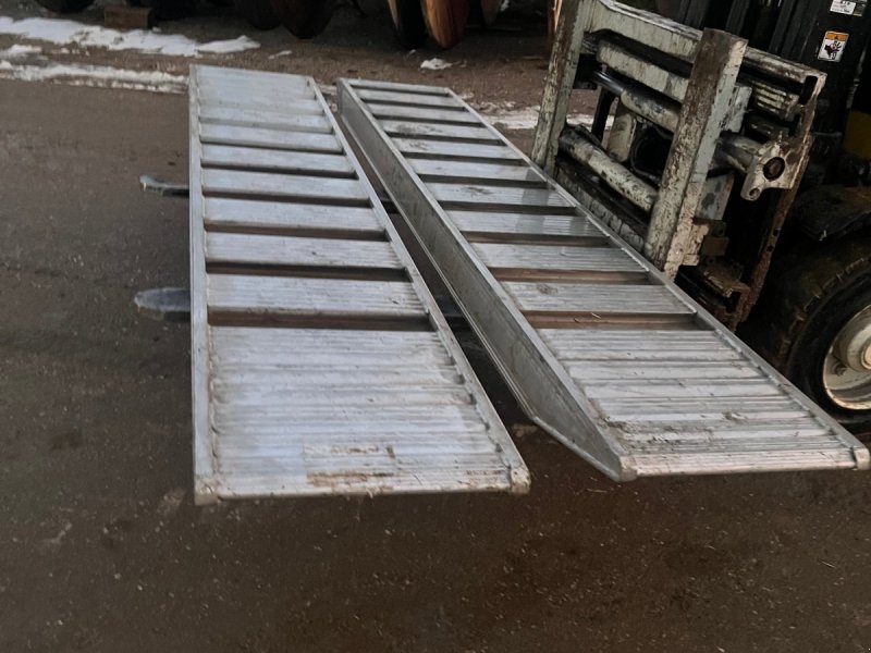 Alurampe des Typs Steiner Verladerampen, Gebrauchtmaschine in sattledt (Bild 1)