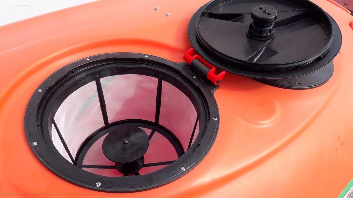 Anbau-Gebläsespritze of the type Sonstige AGROLA Weingartenspritze, Neumaschine in Gerasdorf (Picture 3)