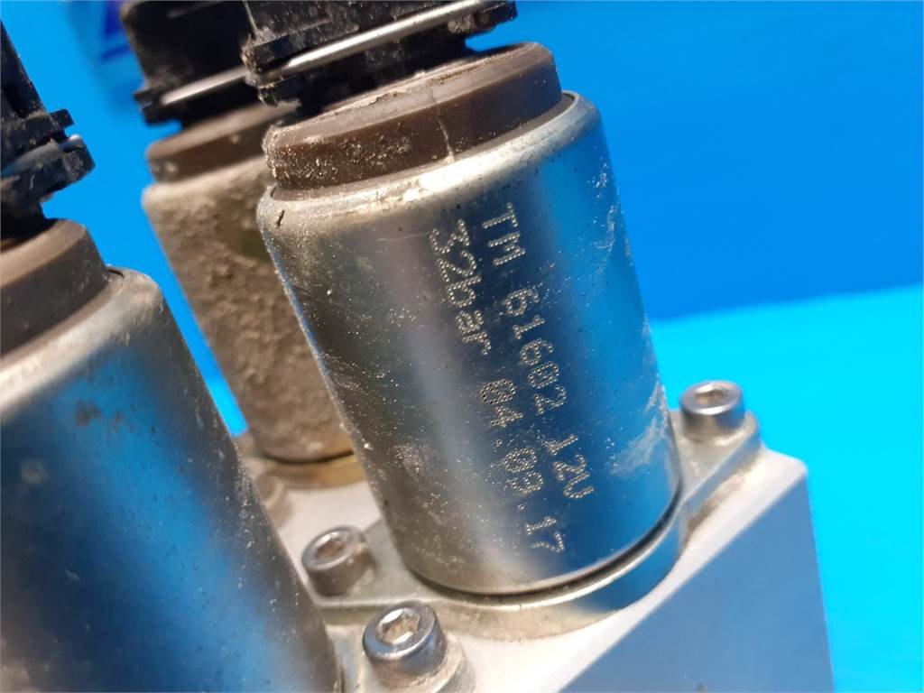 Anbaugerät типа JCB 8052 Hydraulikventil 8052, Gebrauchtmaschine в Hemmet (Фотография 6)
