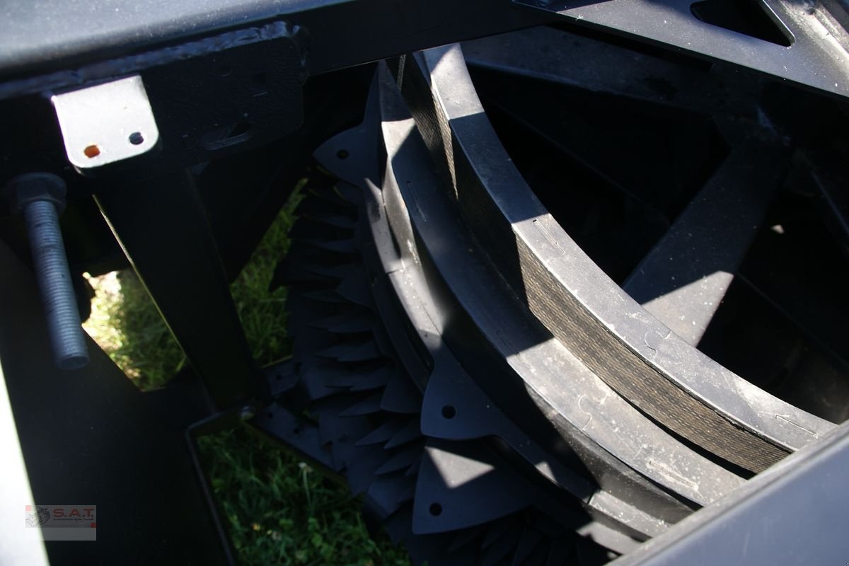 Anbauhäcksler & Anhängehäcksler des Typs Sonstige Celikel Callenger 3 reiher NEU, Neumaschine in Eberschwang (Bild 12)