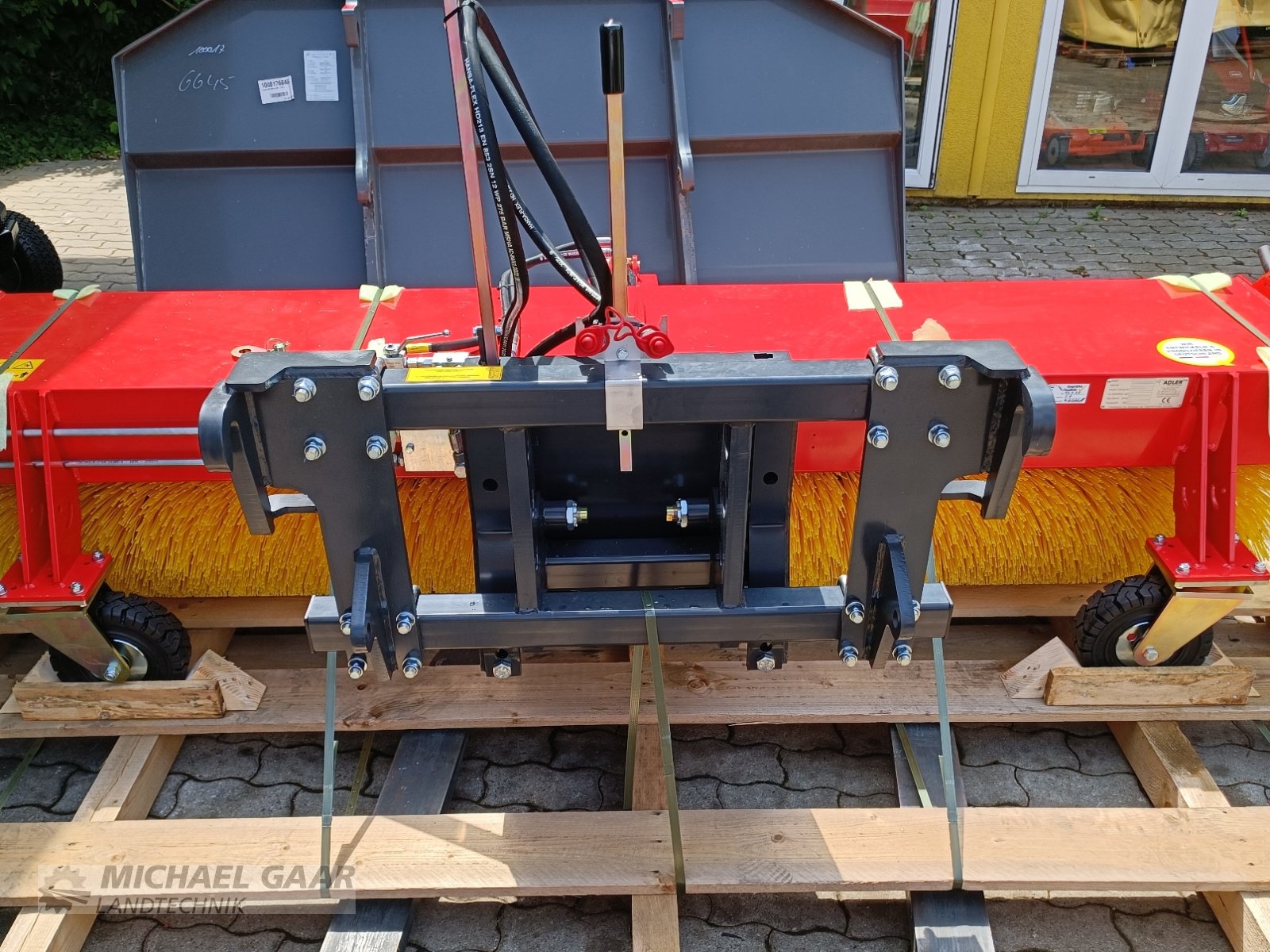 Anbaukehrmaschine des Typs Adler Arbeitsmaschinen K600/270, Neumaschine in Höhenkirchen-Siegertsbrunn (Bild 7)