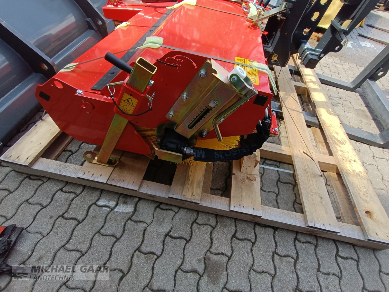 Anbaukehrmaschine typu Adler Arbeitsmaschinen Kehrmaschine K600/270, Neumaschine w Höhenkirchen-Siegertsbrunn (Zdjęcie 3)