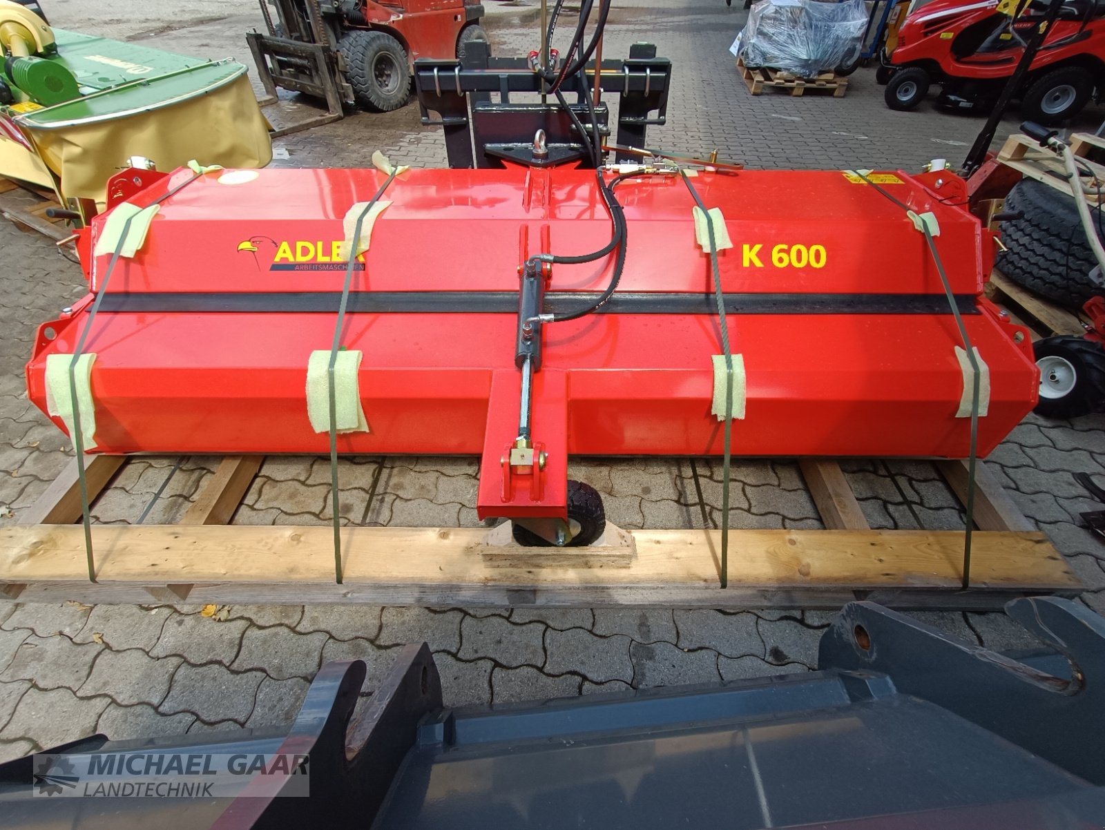 Anbaukehrmaschine typu Adler Arbeitsmaschinen Kehrmaschine K600/270, Neumaschine w Höhenkirchen-Siegertsbrunn (Zdjęcie 4)