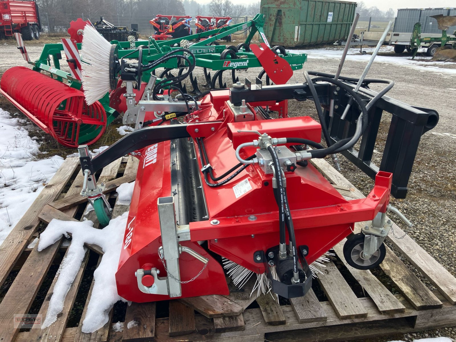 Anbaukehrmaschine del tipo EMAT Eco Clean 1,80 Manitou, Gebrauchtmaschine en Pähl (Imagen 3)