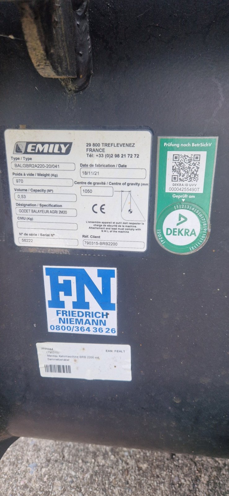 Anbaukehrmaschine tip Emily Kehrmaschine Emily Seitenbesen neuwertig 2,2m Breit BJ.11/2021 Manitou Aufnahme, Gebrauchtmaschine in Palling (Poză 3)