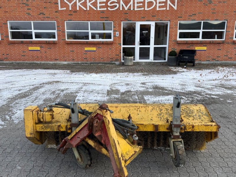 Anbaukehrmaschine a típus Epoke 230 cm. hydraulisk kost, Gebrauchtmaschine ekkor: Gjerlev J.