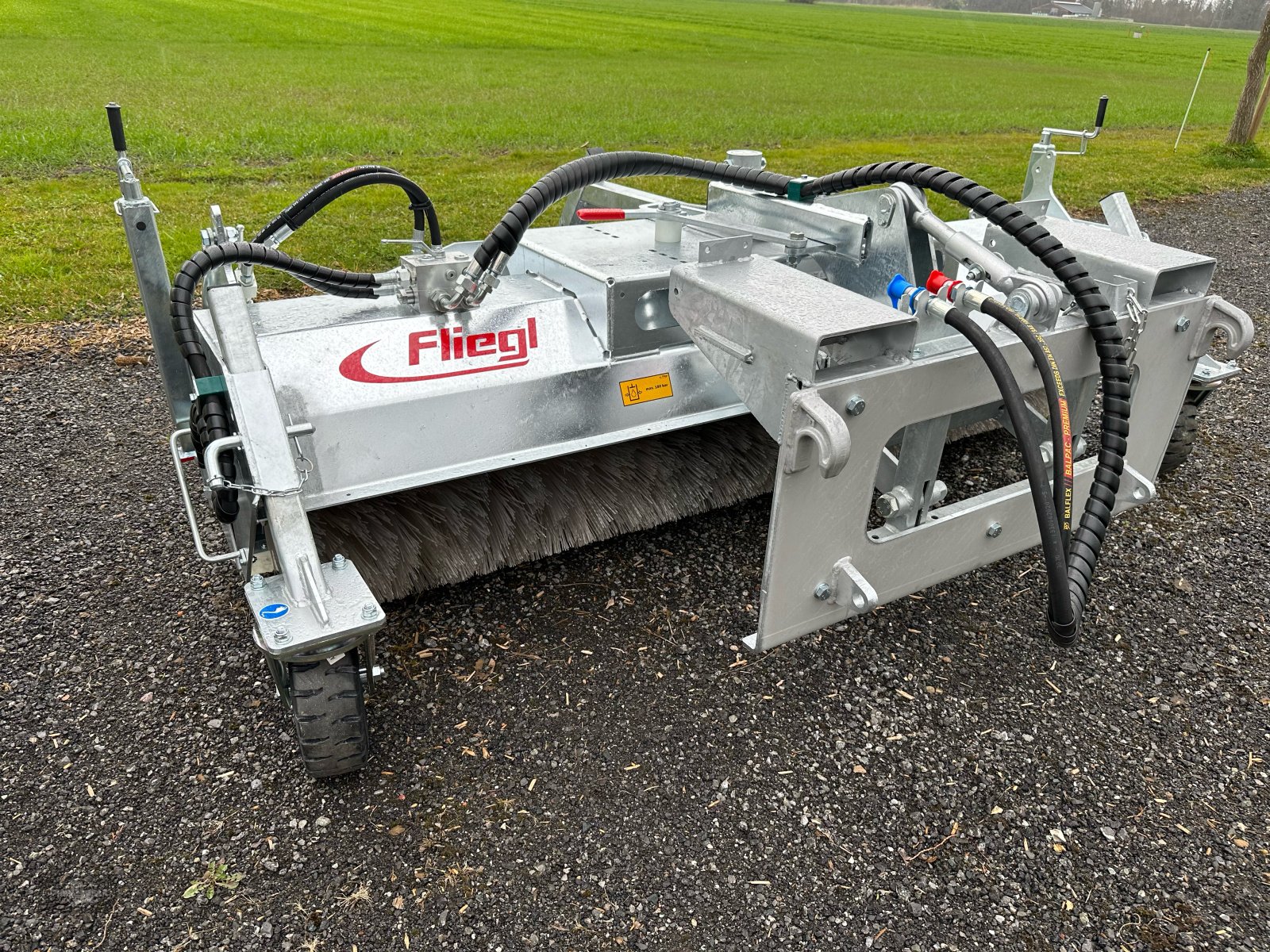 Anbaukehrmaschine des Typs Fliegl KEH 230 Typ 600 Kehrmaschine, Neumaschine in Rankweil (Bild 2)