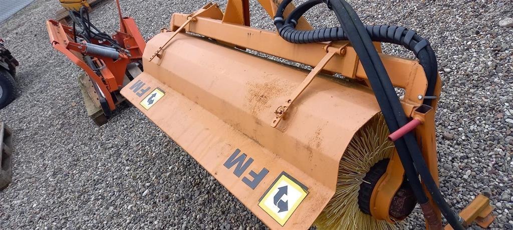 Anbaukehrmaschine des Typs FM Gru 180Cm Hydraulisk træk., Gebrauchtmaschine in Roskilde (Bild 6)
