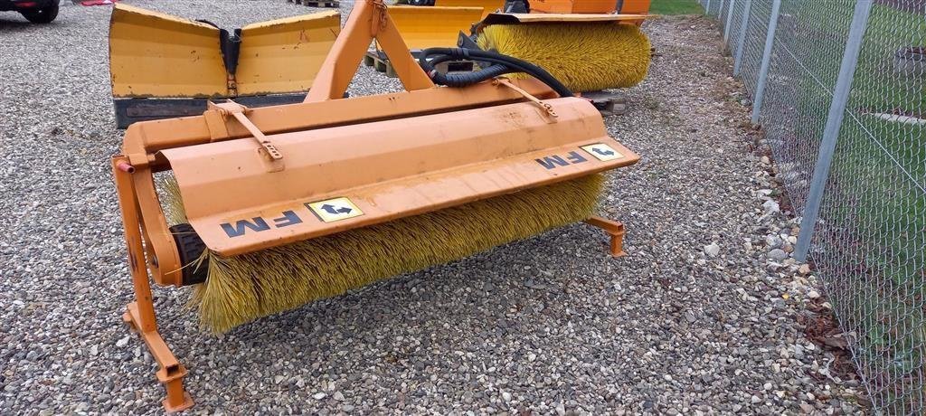 Anbaukehrmaschine des Typs FM Gru 180Cm Hydraulisk træk., Gebrauchtmaschine in Roskilde (Bild 1)