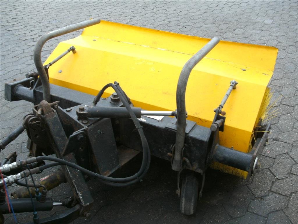 Anbaukehrmaschine des Typs GMR FF 1200 LSA  Iseki, Gebrauchtmaschine in Helsinge (Bild 3)