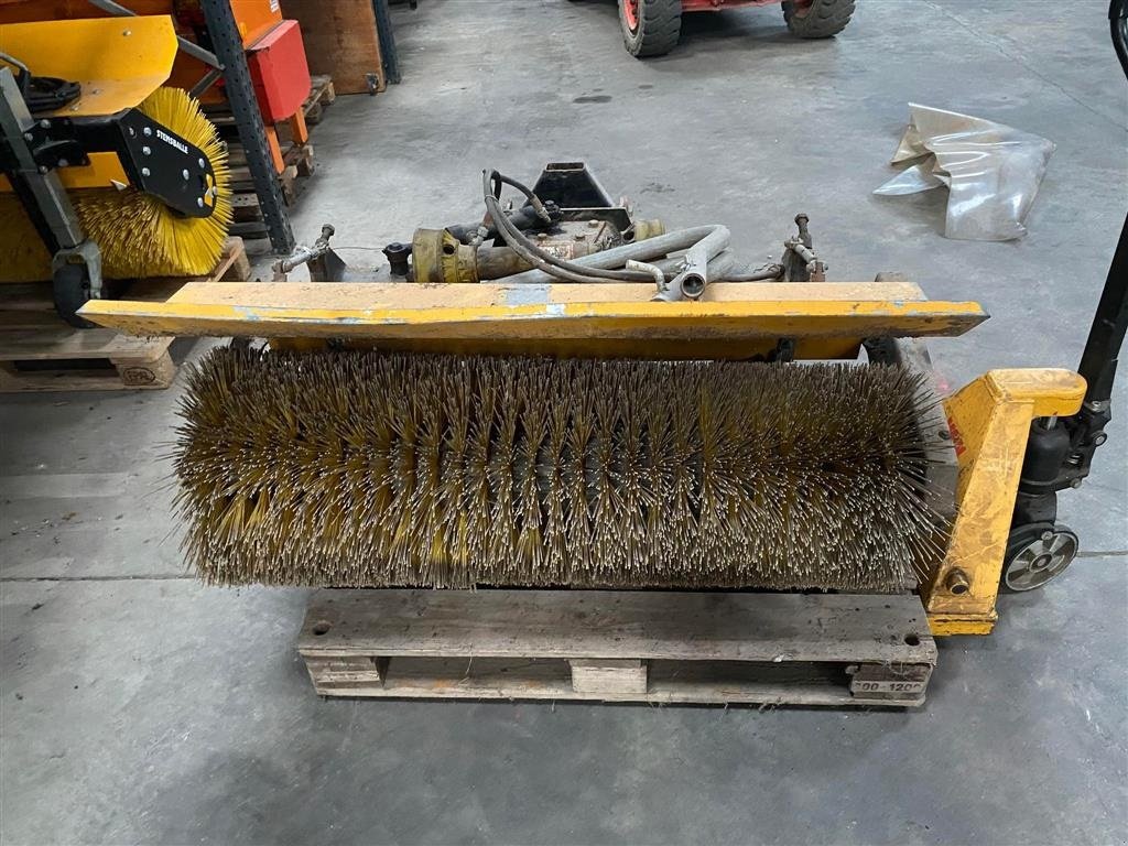 Anbaukehrmaschine of the type GMR FF 1200 LSA, Gebrauchtmaschine in Ringe (Picture 1)