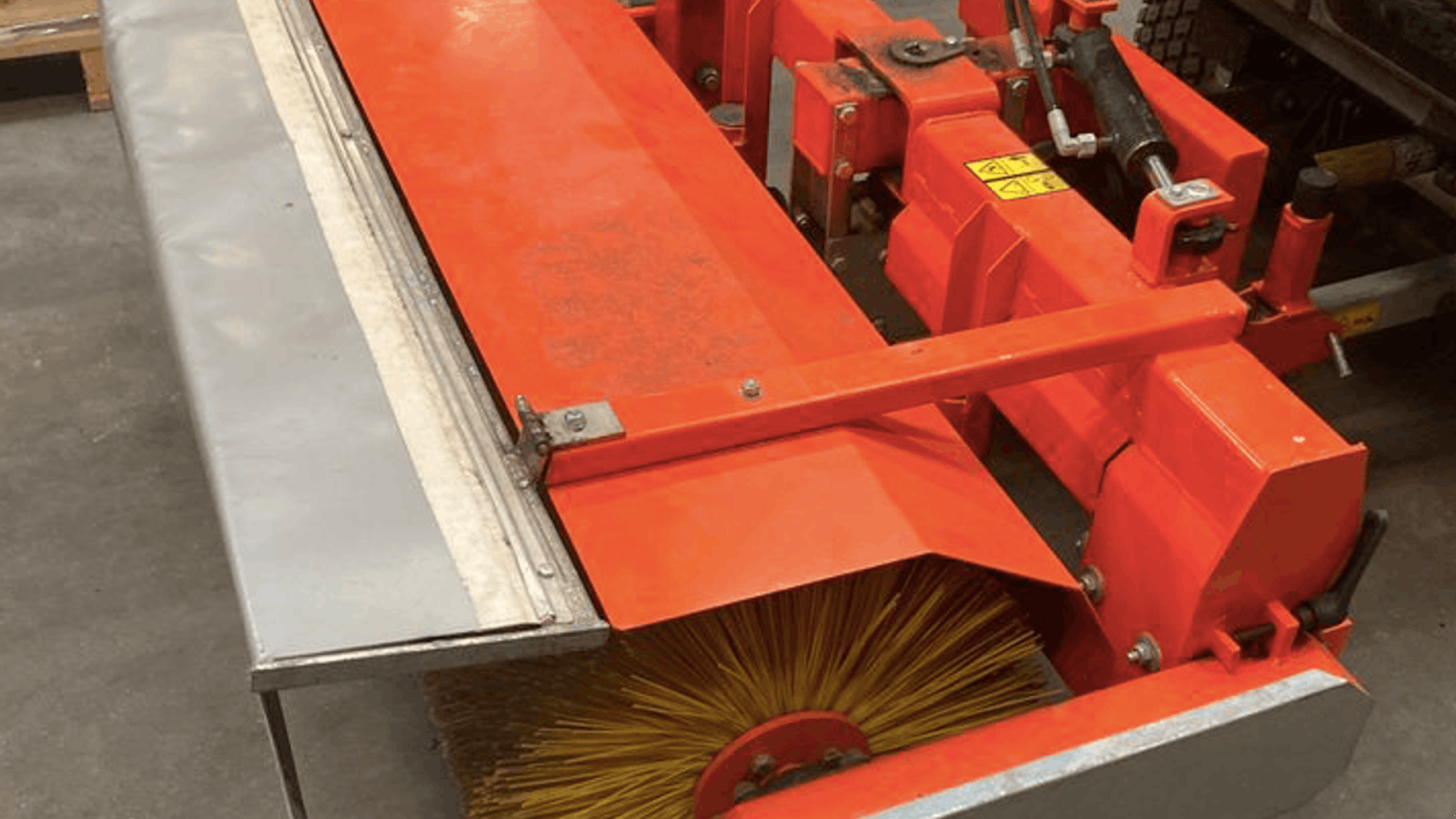 Anbaukehrmaschine типа Husqvarna kost, Gebrauchtmaschine в Randers NØ (Фотография 1)