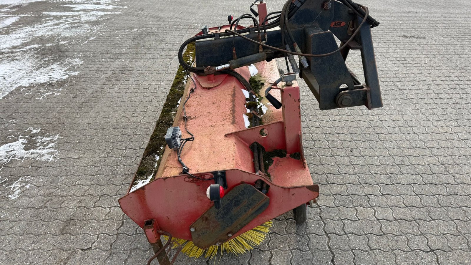 Anbaukehrmaschine van het type JST 250 cm. hydraulisk kost, Gebrauchtmaschine in Gjerlev J. (Foto 2)