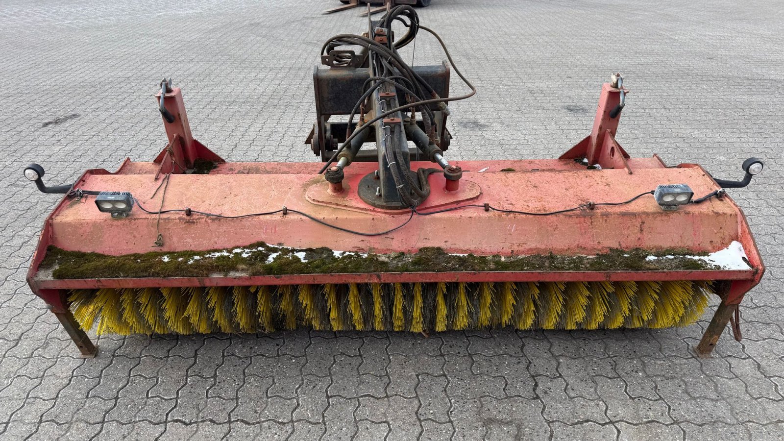 Anbaukehrmaschine van het type JST 250 cm. hydraulisk kost, Gebrauchtmaschine in Gjerlev J. (Foto 3)