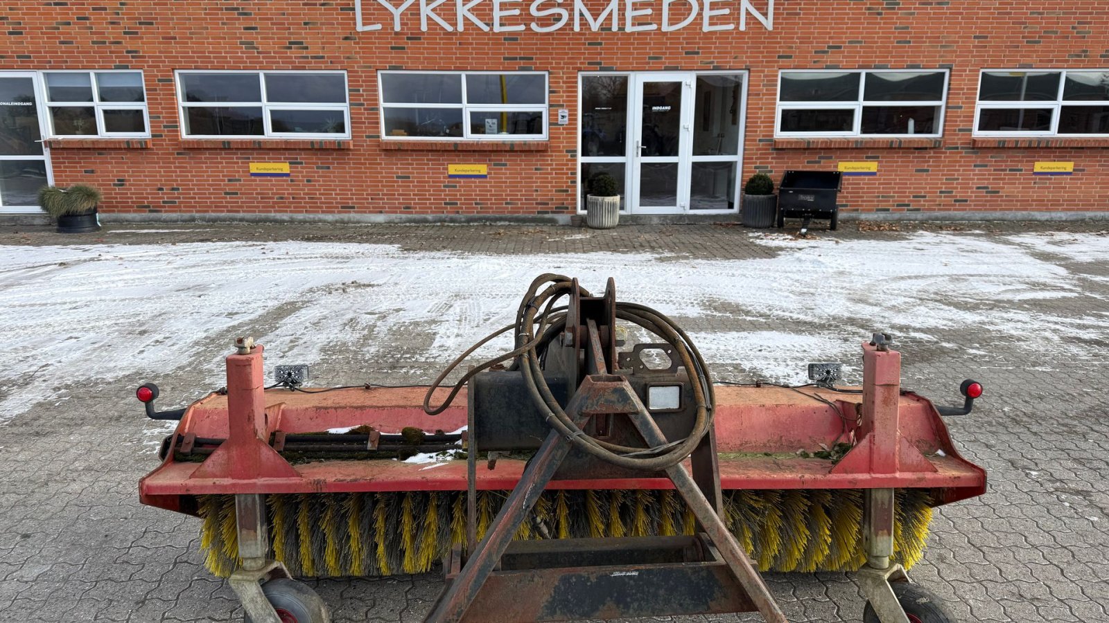 Anbaukehrmaschine van het type JST 250 cm. hydraulisk kost, Gebrauchtmaschine in Gjerlev J. (Foto 1)