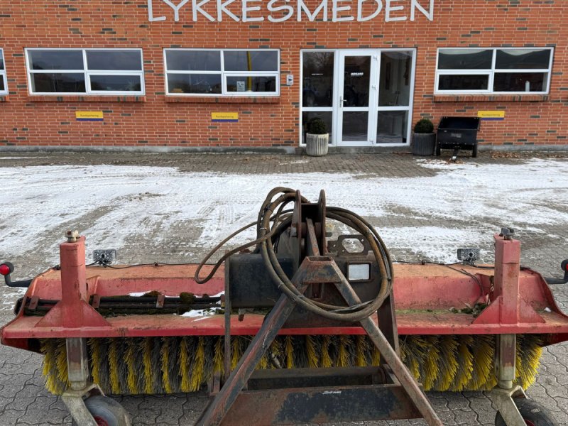 Anbaukehrmaschine a típus JST 250 cm. hydraulisk kost, Gebrauchtmaschine ekkor: Gjerlev J.