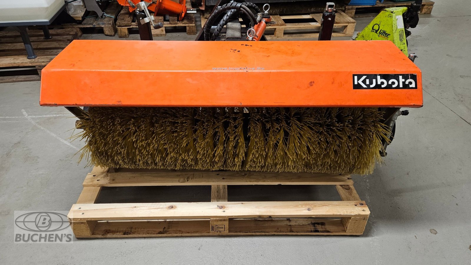 Anbaukehrmaschine типа Kubota 125cm, Gebrauchtmaschine в Olpe (Фотография 3)