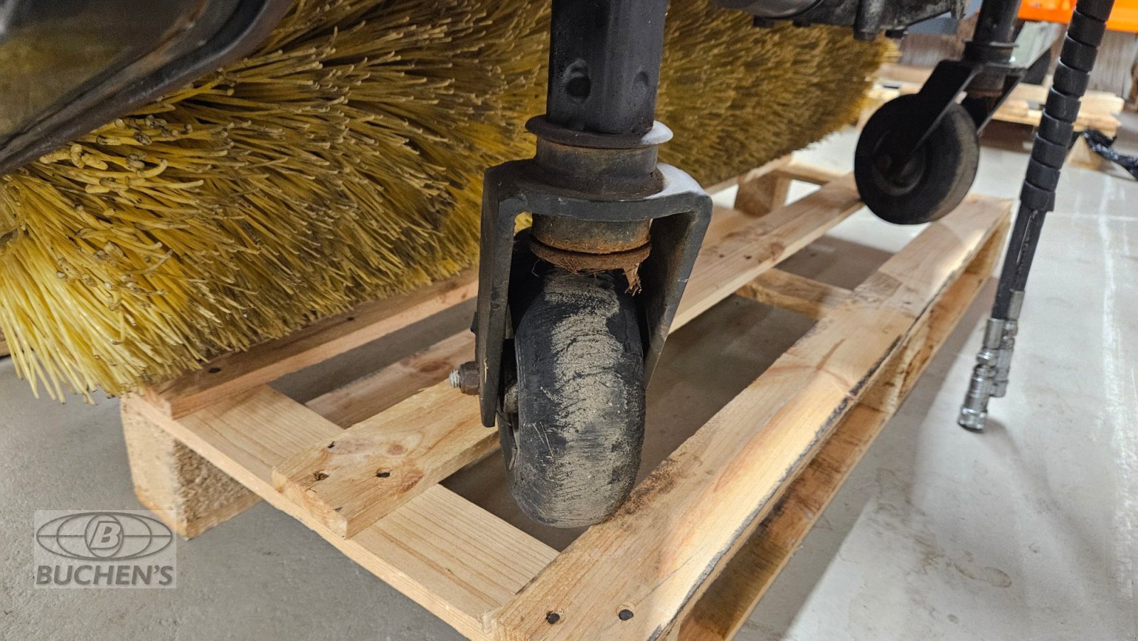 Anbaukehrmaschine типа Kubota 125cm, Gebrauchtmaschine в Olpe (Фотография 7)