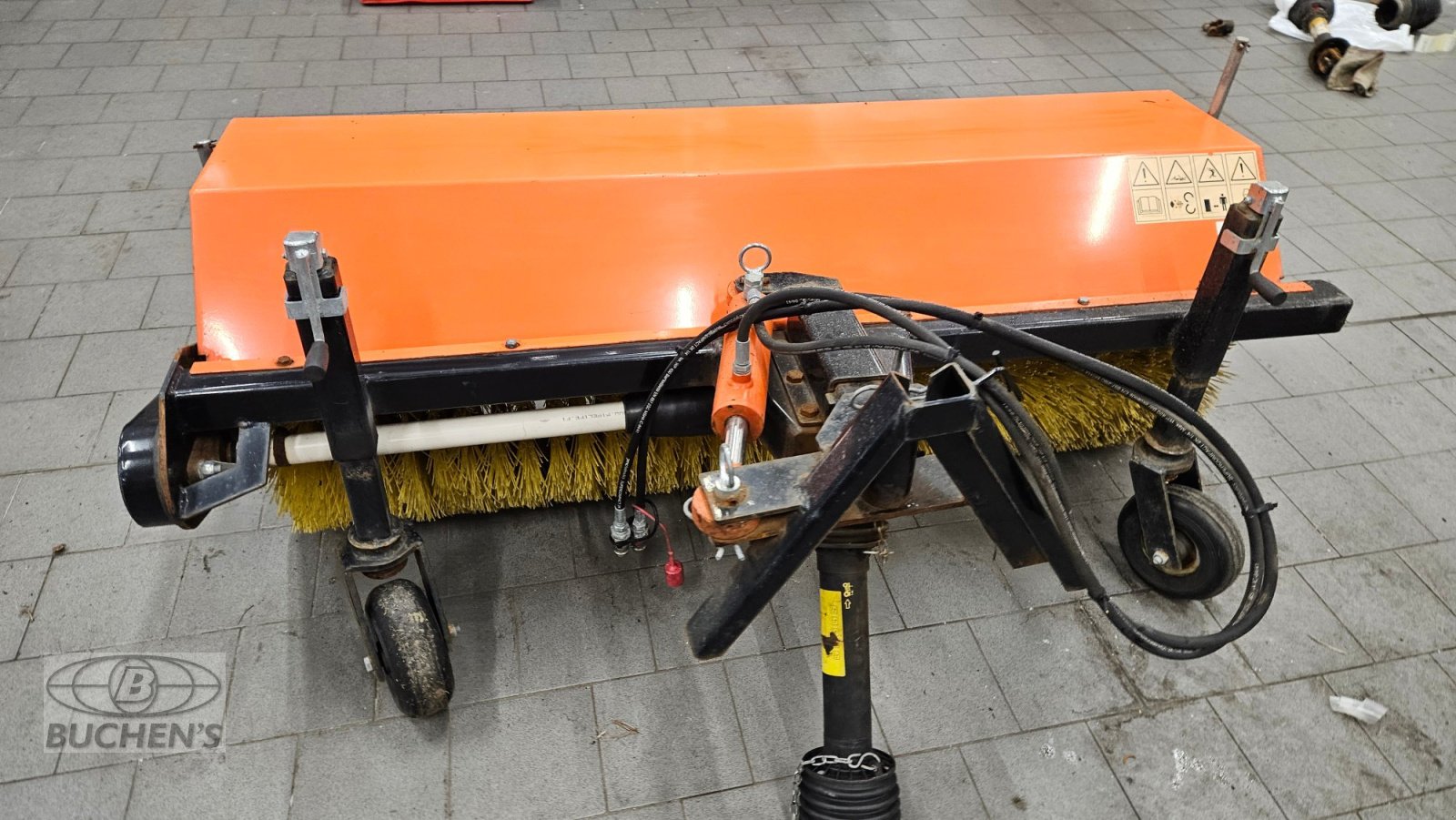 Anbaukehrmaschine typu Kubota Frontkehrmaschine 150cm, Gebrauchtmaschine v Olpe (Obrázek 2)