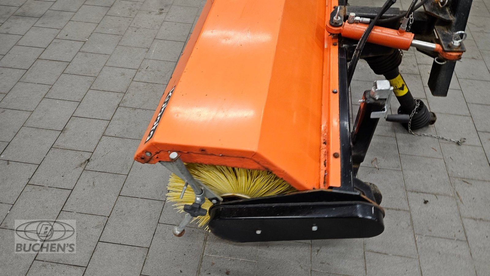 Anbaukehrmaschine typu Kubota Frontkehrmaschine 150cm, Gebrauchtmaschine v Olpe (Obrázek 5)