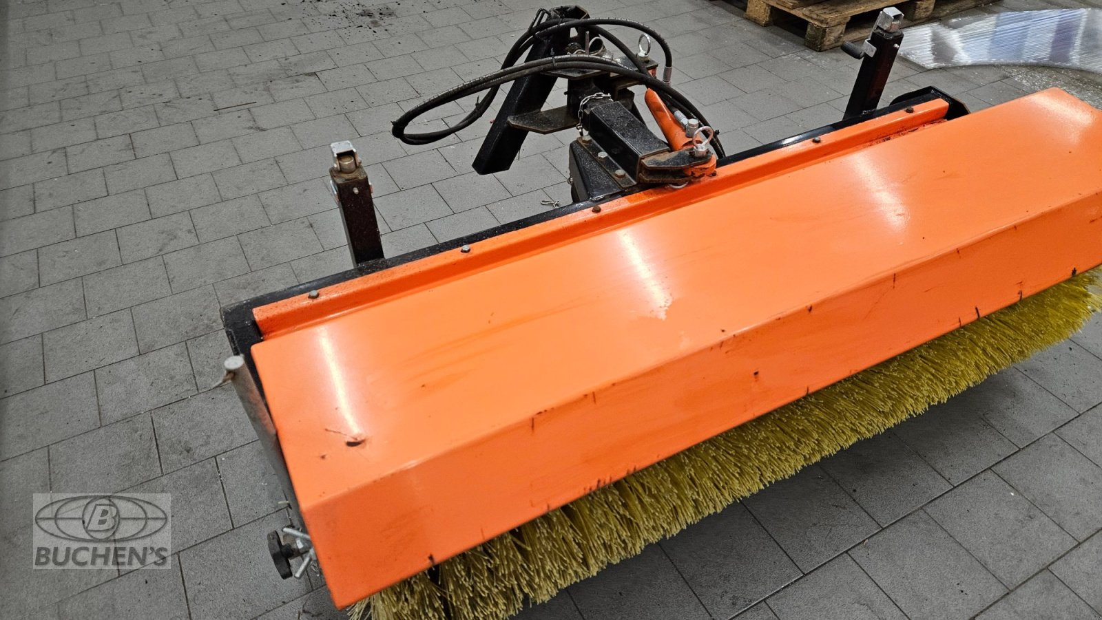 Anbaukehrmaschine typu Kubota Frontkehrmaschine 150cm, Gebrauchtmaschine v Olpe (Obrázek 11)