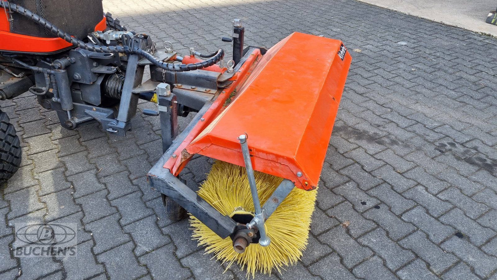 Anbaukehrmaschine des Typs Kubota Frontkehrmaschine, Gebrauchtmaschine in Olpe (Bild 1)